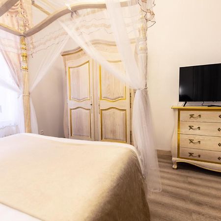 Chambre A Baldaquin Maison De L'Eglise Du Couvent Narbonne Exteriör bild